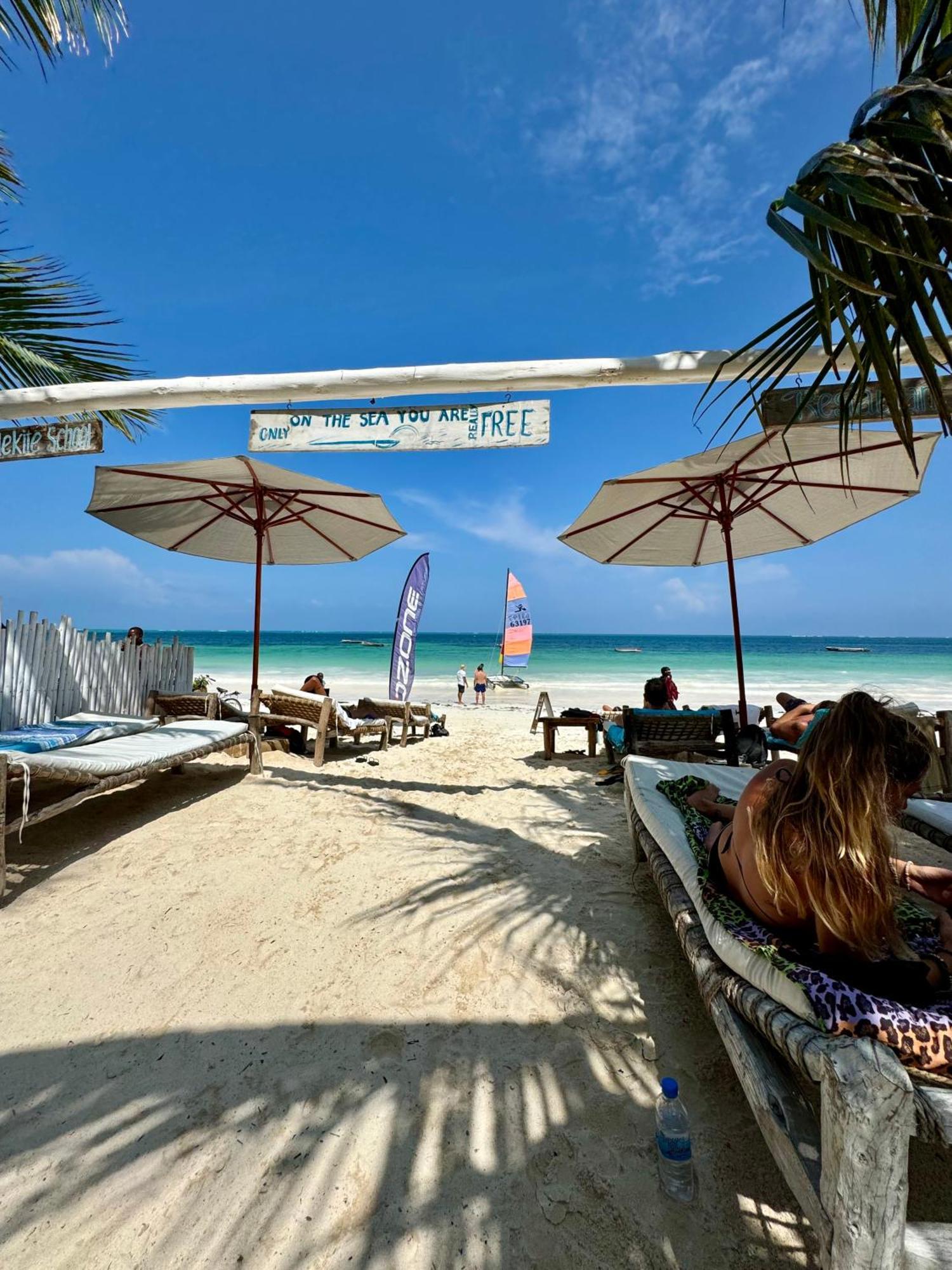 La Base Hotel Kiwengwa (Zanzibar) Kültér fotó